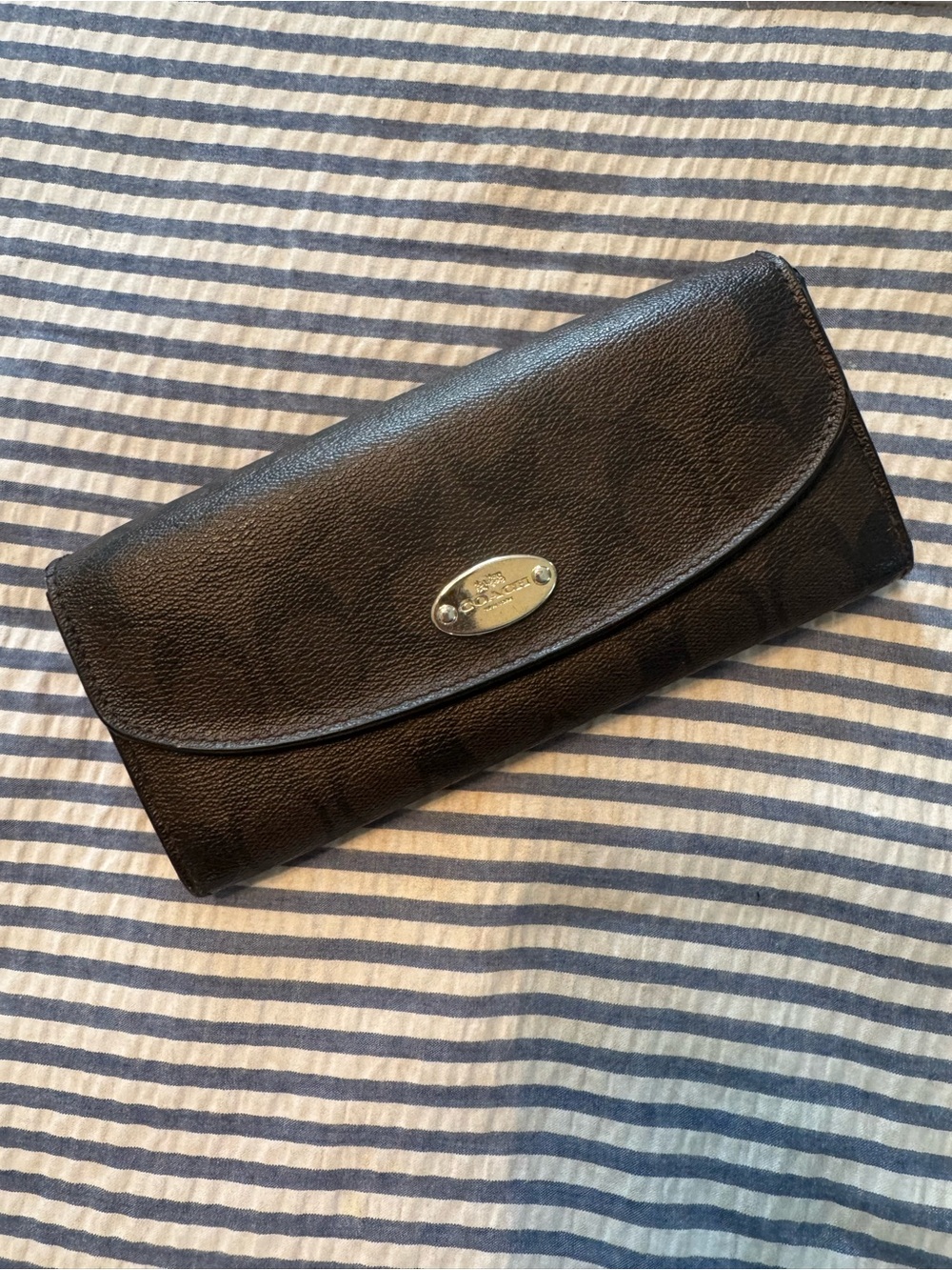 Coach Signature Leather Long Wallet - black/brown design